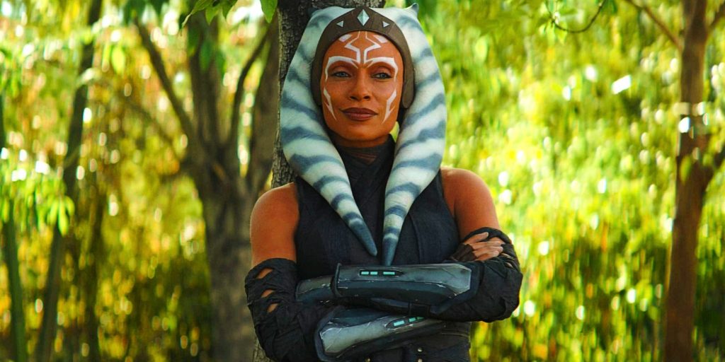 ahsoka-tano-standing-with-arms-crossed-in-the-book-of-boba-fett